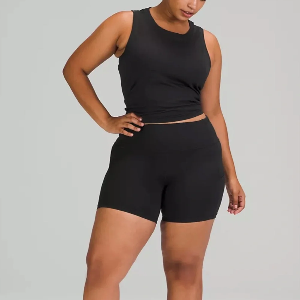 Lululemon Women’s Black Fast and Free High-Rise Short 6" (Non-Reflective) Size 6 - Picture 1 of 8